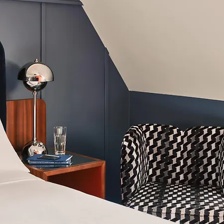 호텔 The Hoxton, Lloyd 4*