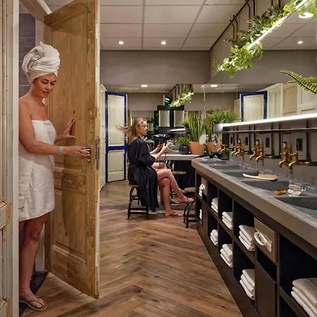 Отель Cityhub 4*