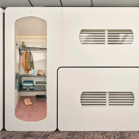 Отель Cityhub 4*