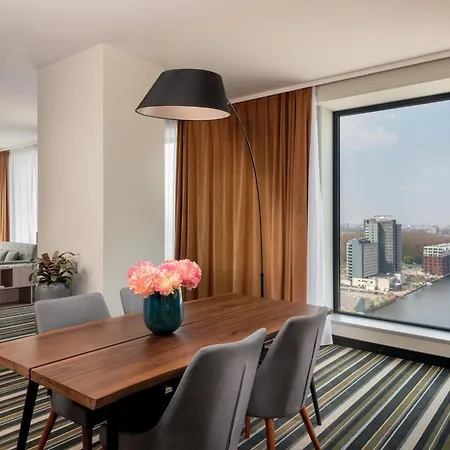 Otel Leonardo Royal