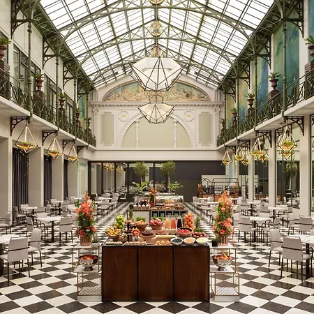 Hotel Anantara Grand Krasnapolsky