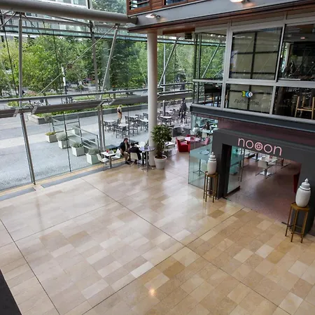 Hotel Qbic Wtc 3*