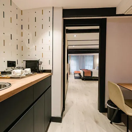Catalonia Vondel 4*