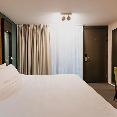 De Hallen 4*