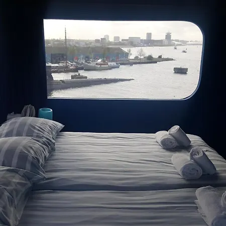 Botel Hotel 3*
