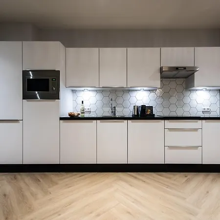 Numa Docklands 4*