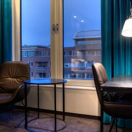 Hotel One Amsterdam-waterlooplein 3*