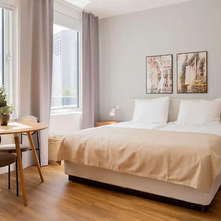 Limehome Gatwickstraat Apartment *