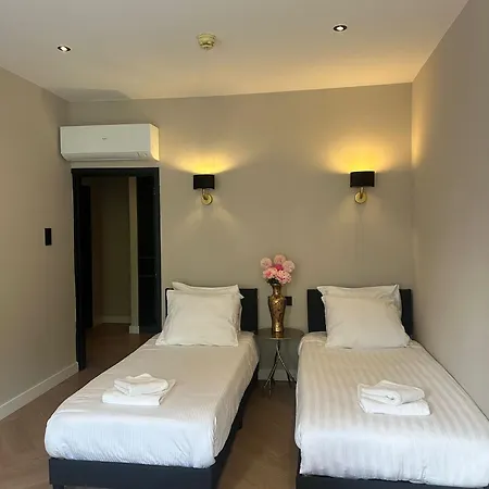 83 Hotel