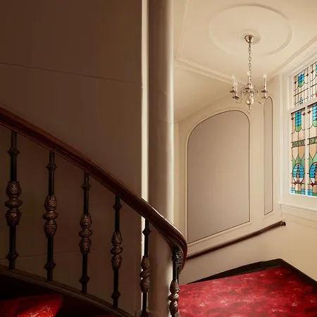 Hotel Tivoli Doelen 5*