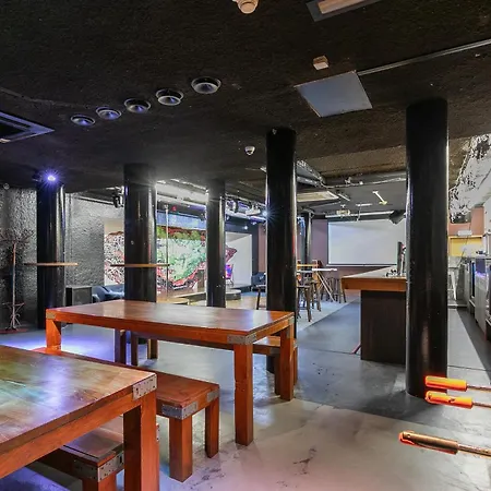 Hans Brinker Hostel