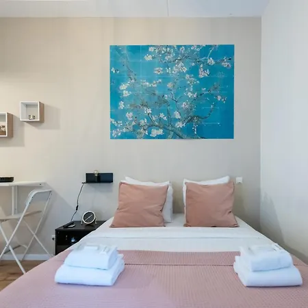 דירה North With Patio For 2 *