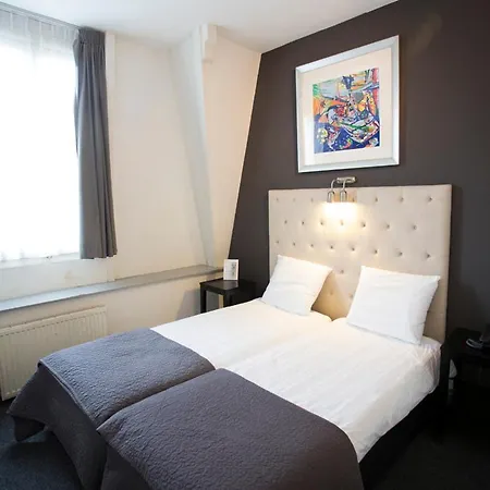 Quentin Hotel 3*