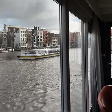 Rembrandt Square Boat Ámsterdam