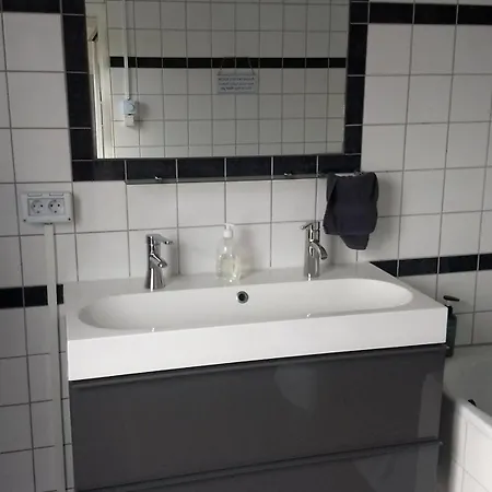 Rembrandt Square Boat Hotel en barco