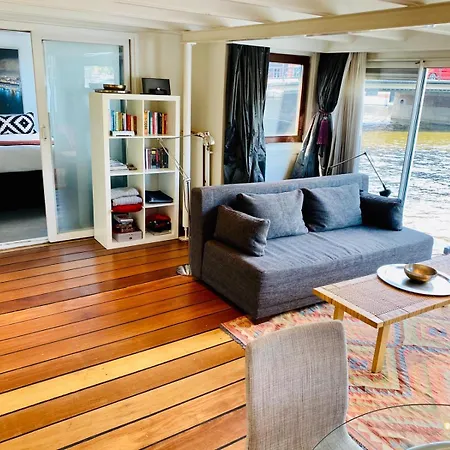 Rembrandt Square Boat Hotel en barco *