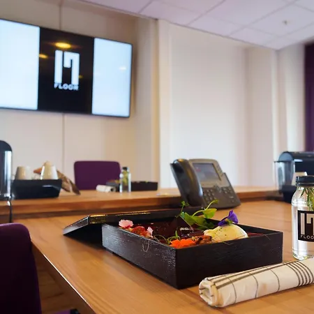 Otel Leonardo Rembrandtpark 4*