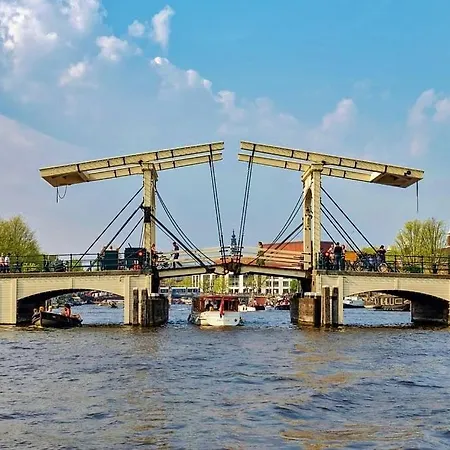 Bateau-hôtel Motorjacht At Ease *