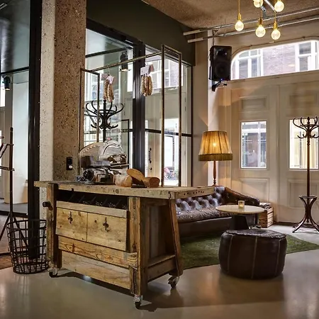 Hotel V Nesplein Amsterdam