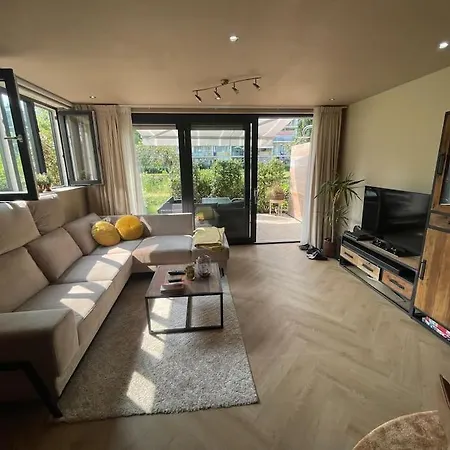 Apartament Luxe Bij Zuidas Met Tuin En Buitendouche Amsterdam