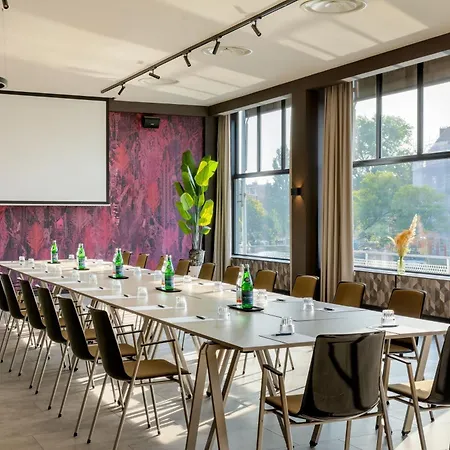 Hotell Apollo Amsterdam, A Tribute Portfolio