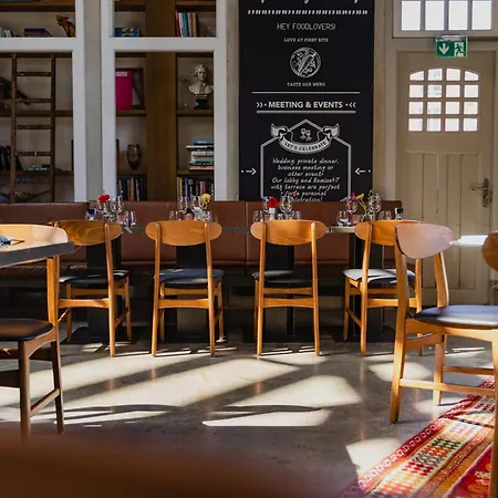 De Hallen 4*