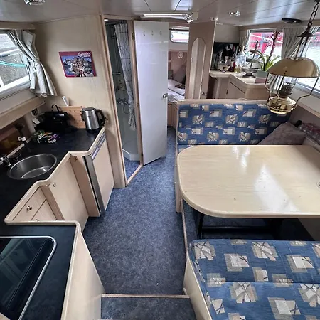 Luxury Houseboat Hotel en barco *