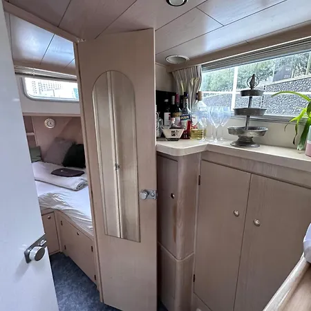 Luxury Houseboat Hotel en barco *