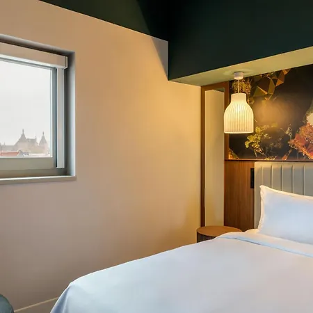 Renaissance Hotel