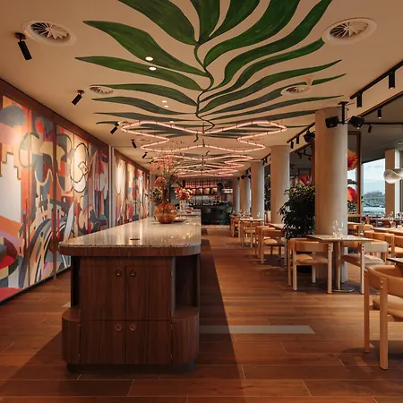 Doubletree By Hilton Station Hotel 4*