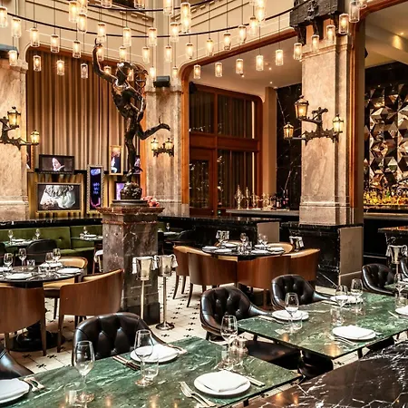 W Hotel 5*