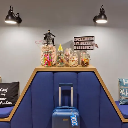 Moxy Houthavens Hotell