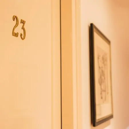 Hotel Ambassade