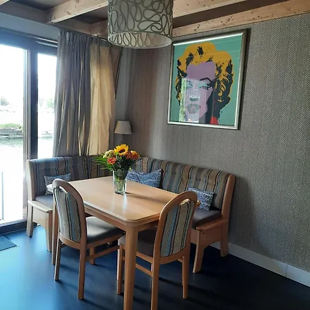 Frühstückspension T Verkeren - Houseboat