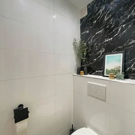 Spacious And Cozy House With Affordable Parking Сasa de vacaciones Ámsterdam
