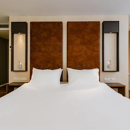 De Hallen 4*