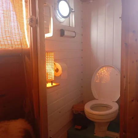 Hostal The Water - Floating Experience