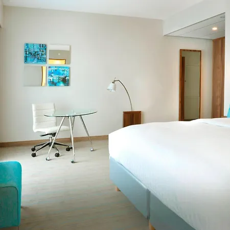 Hotel Courtyard By Marriott Arena Atlas 4*