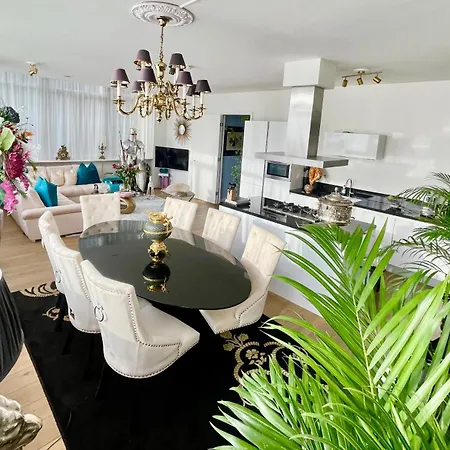 Luxury Center With Canal View 1 Kingsize Bed And 1 Sleeping Sofa Apartman