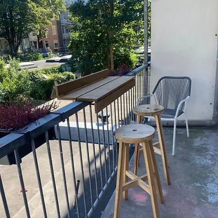 Centrally Located 2-bedroom In Oud-west * Ámsterdam