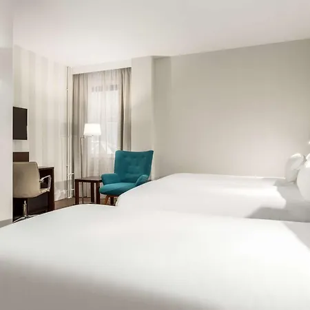 Nh City Centre Hotel 4*