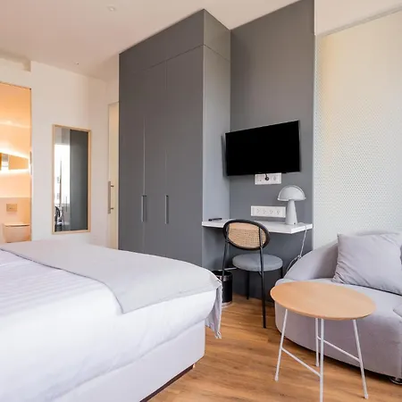 Limehome Gatwickstraat Apartment *
