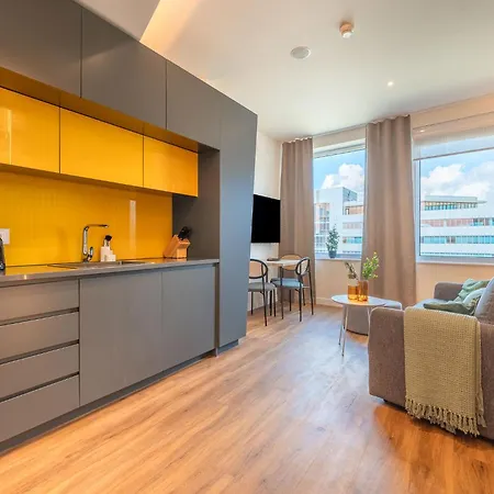 Apartment Limehome Gatwickstraat