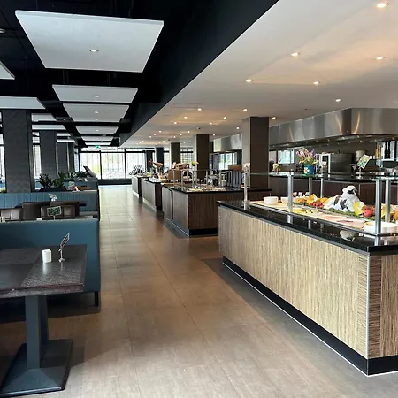 Xo Park West Hotel