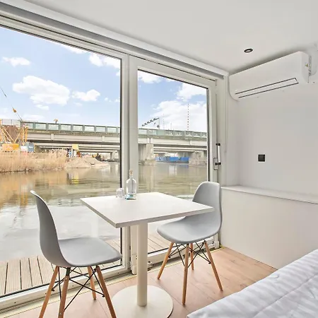 לינה וארוחת בוקר Houseboat The New - Nieuwe