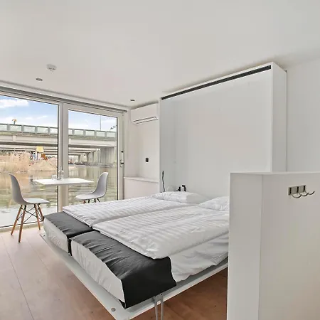 Houseboat The New - Nieuwe לינה וארוחת בוקר