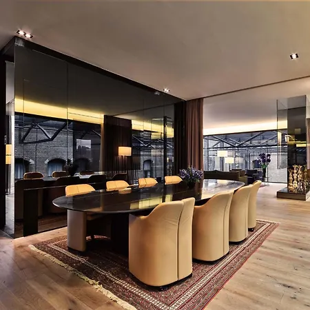Conservatorium Hotel 5*
