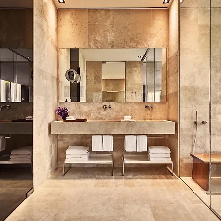 Conservatorium Hotel 5*