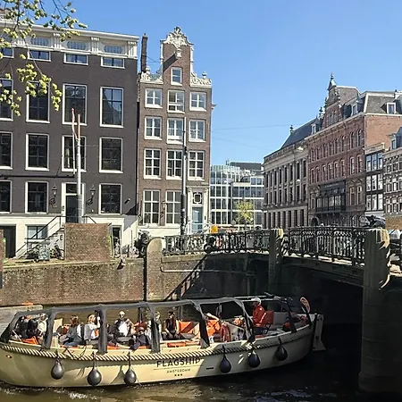 Joyjoyjoy The Royalty Ecolicous Design House In A Historic Canalhouse From 1618 With 2 Bedrooms With Top Floor Views Over The Canals