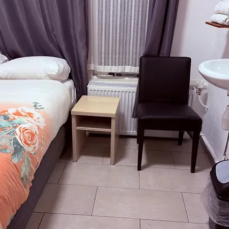 Schroder Hotel *